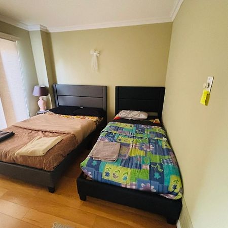 Room With Private Patio Next To Toronto Airport Mississauga Luaran gambar