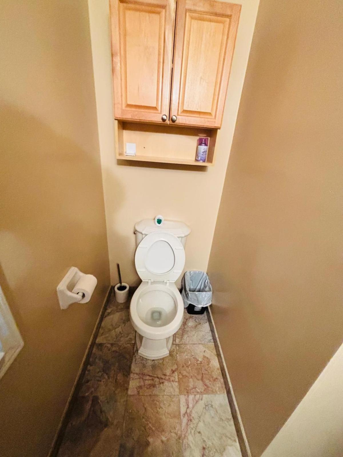 Room With Private Patio Next To Toronto Airport Mississauga Luaran gambar