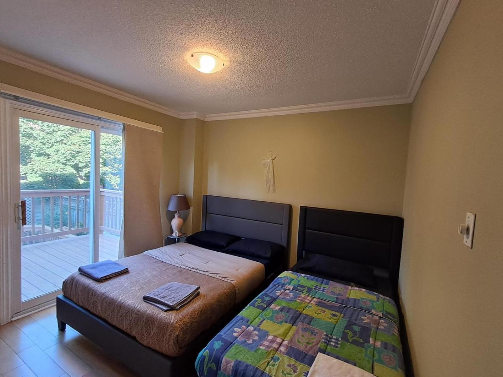 Room With Private Patio Next To Toronto Airport Mississauga Luaran gambar